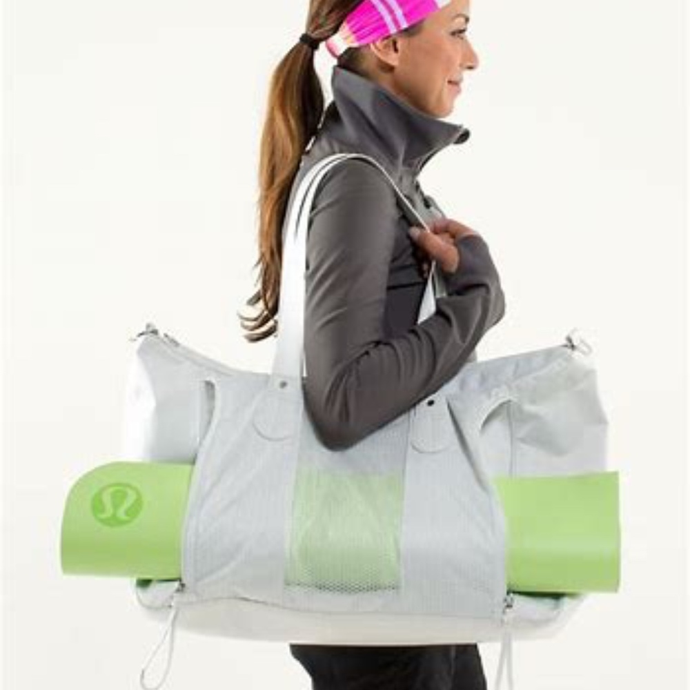 lululemon Sand to Savasana Duffel